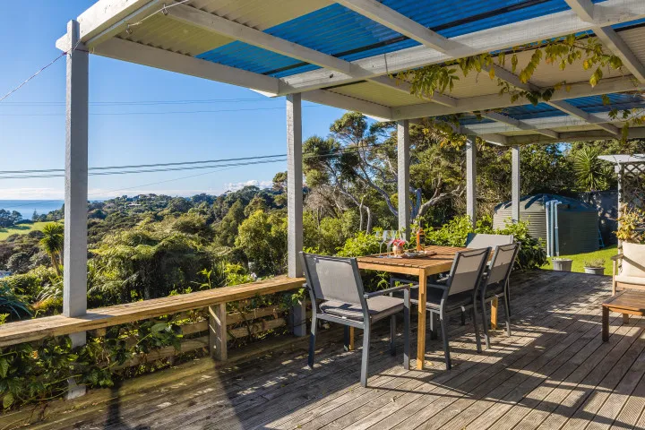An Cala Onetangi Comfortable family deck with BBQ