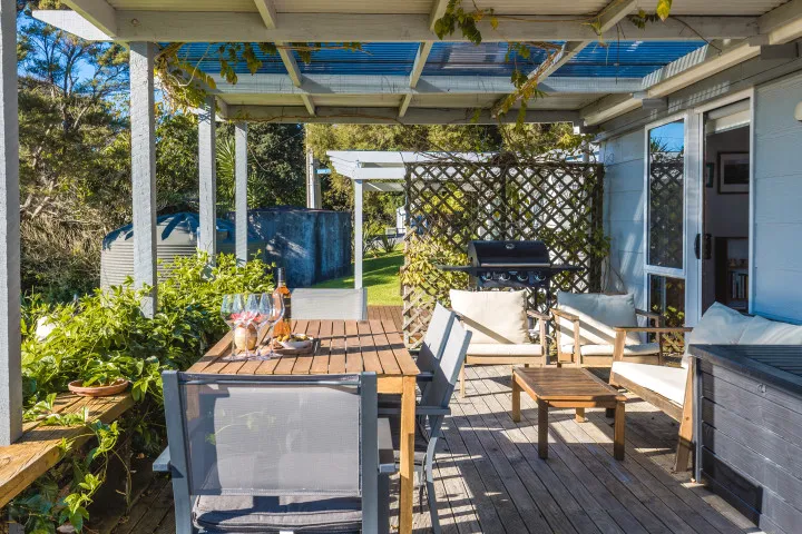 An Cala Onetangi Deck and BBQ area
