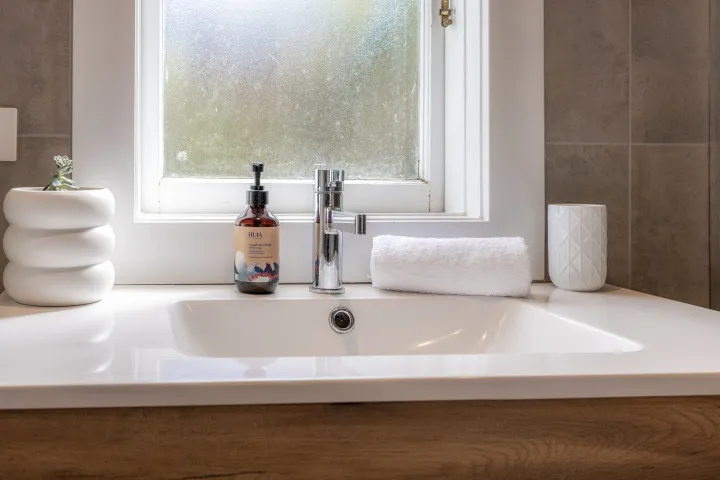 Bathroom detials at Tahatai Cottage