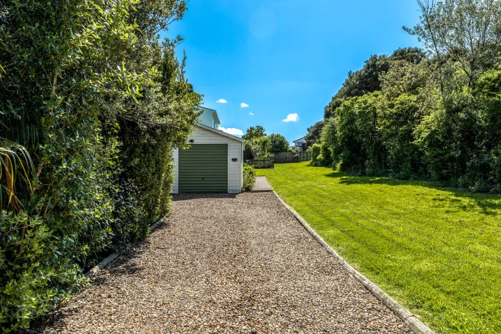 Bay Song Onetangi Driveway