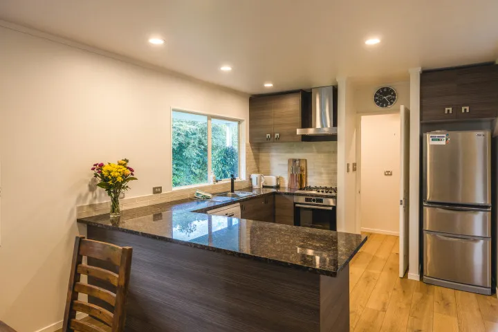 Bay Song Onetangi Kitchen and dining area