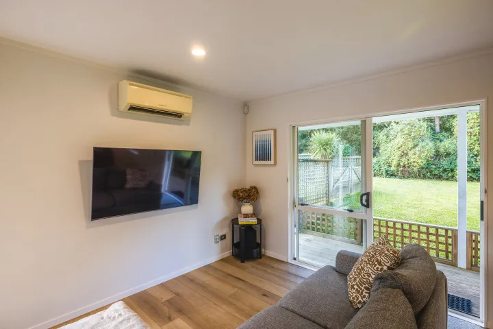 Bay Song Onetangi Lounge area with air conditioning