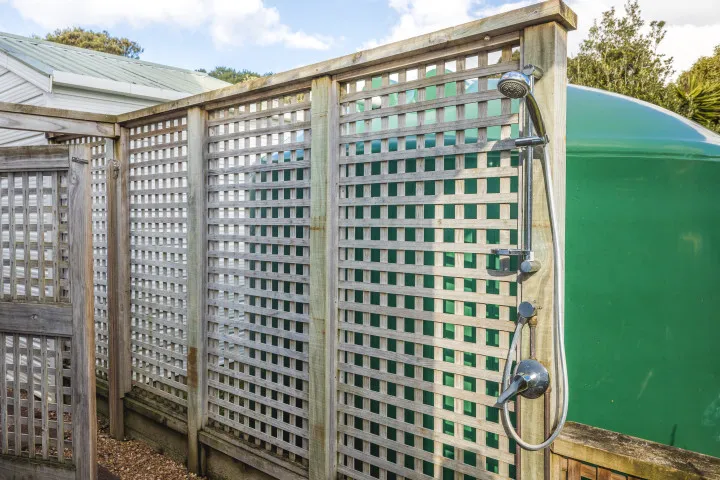 Bay Song Onetangi Outdoor shower