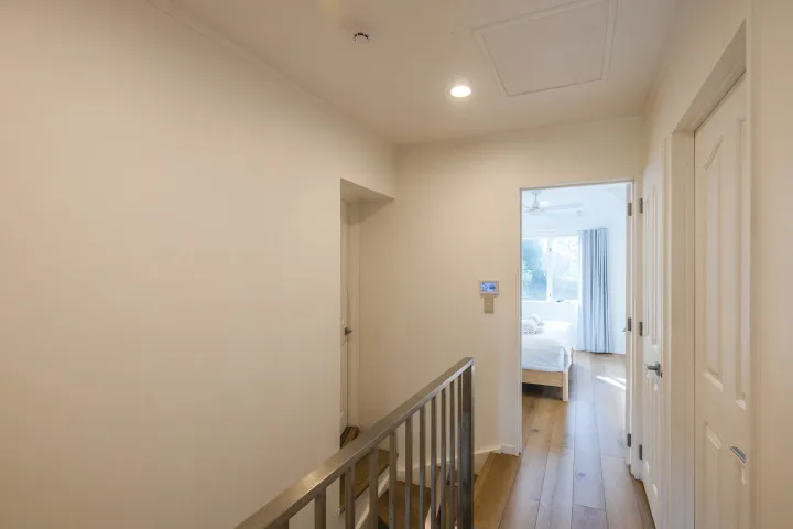 Bay Song Onetangi Upstairs landing