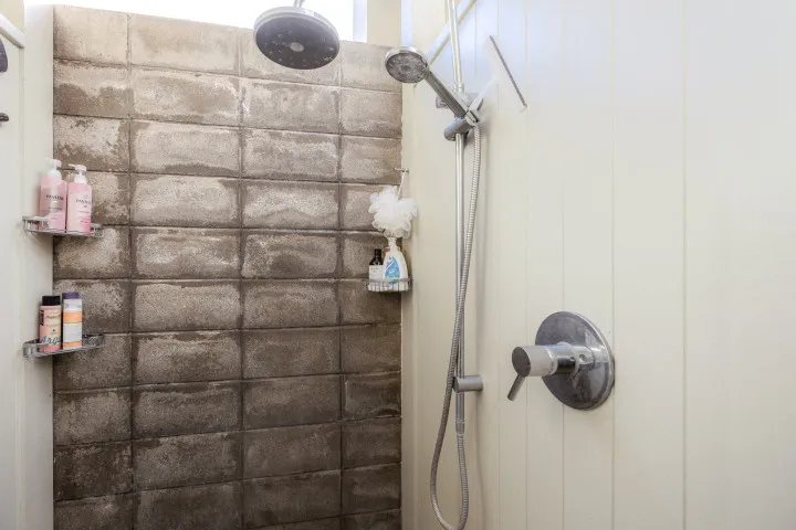 Covered outdoor shower area The Boat House at Arran Bay