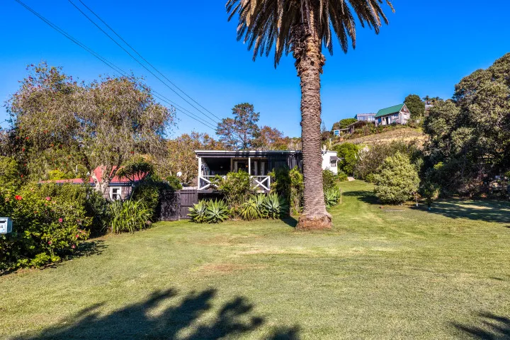 Drop Anchor at Enclosure Bay Lawn 2 v2