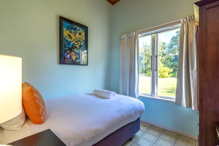 Drop Anchor at Enclosure Bay single bedroom v2