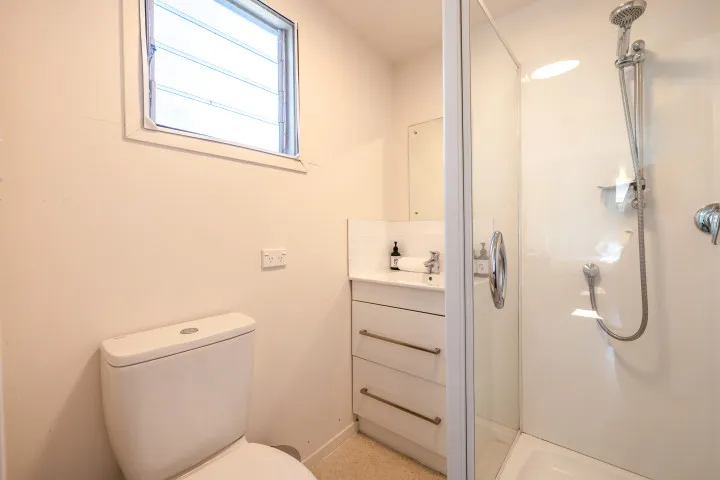 Drop Anchor at Enclosure Bay sleepout bathroom v2