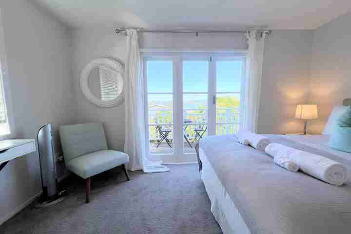 Eight On Church Master Bedroom Sitting Area