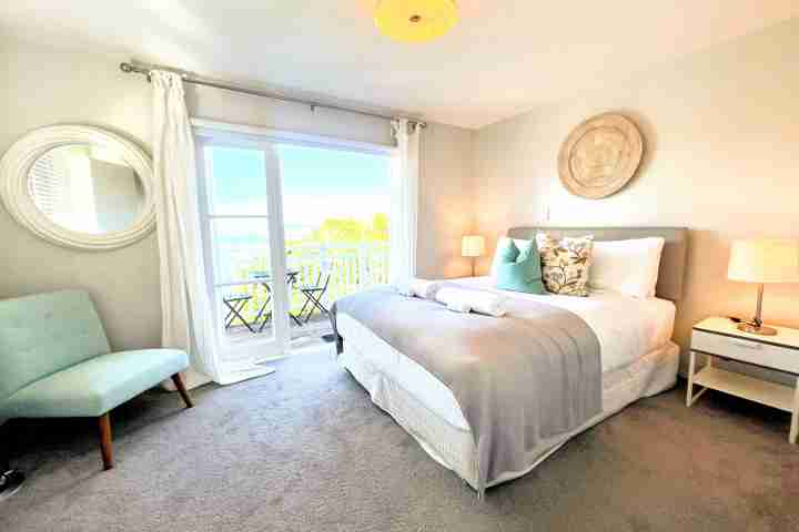 Eight On Church Master Bedroom With Ocean Views v2