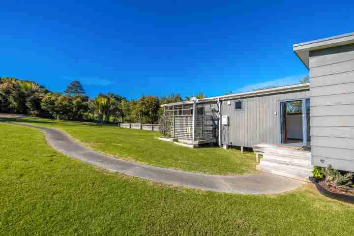 Harvest Cottage Waiheke Island Easy access to the entrance