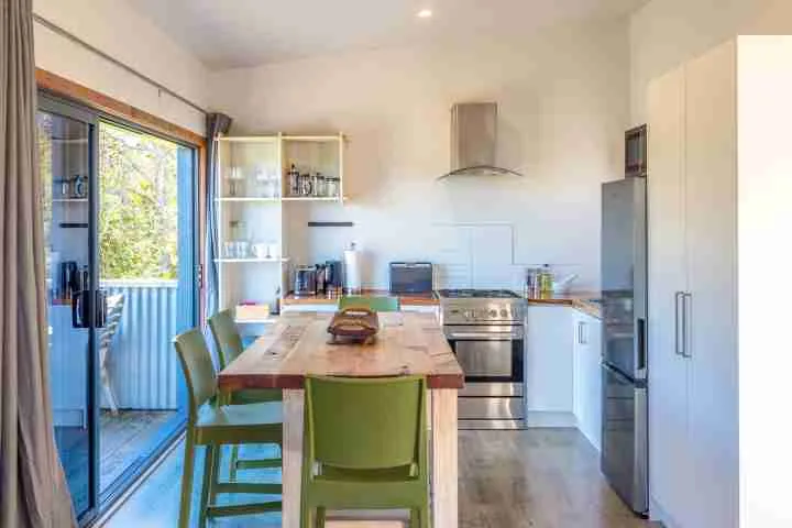 Harvest Cottage Waiheke Island Kitchen and Dining Area