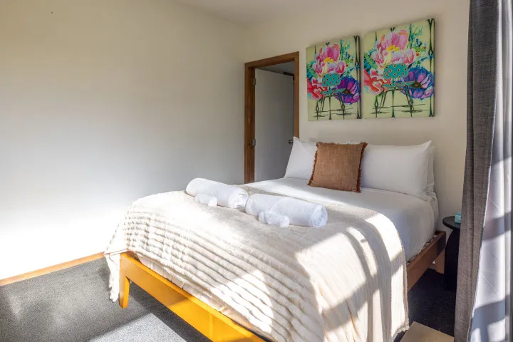 Harvest Cottage Waiheke Island Master Bedroom decorative details