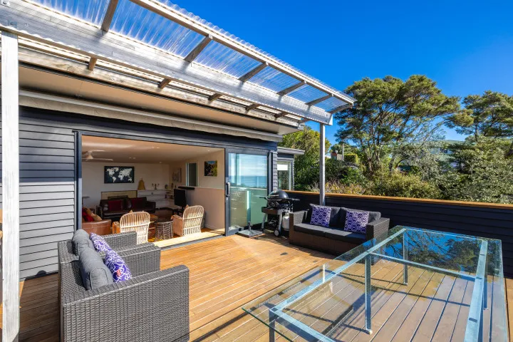 Hekerua Heights BBQ Area