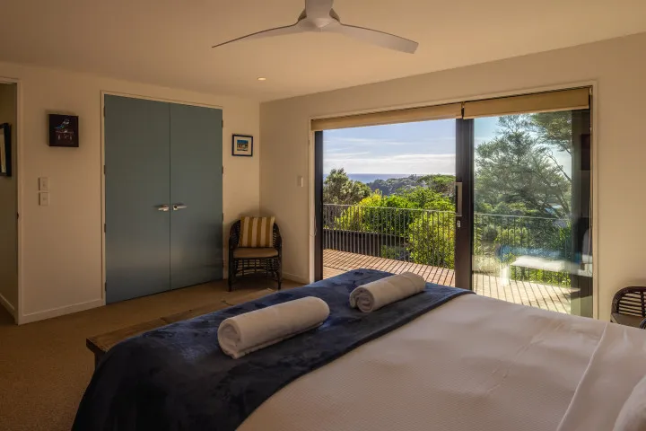 Hekerua Heights Master bedroom ocean views