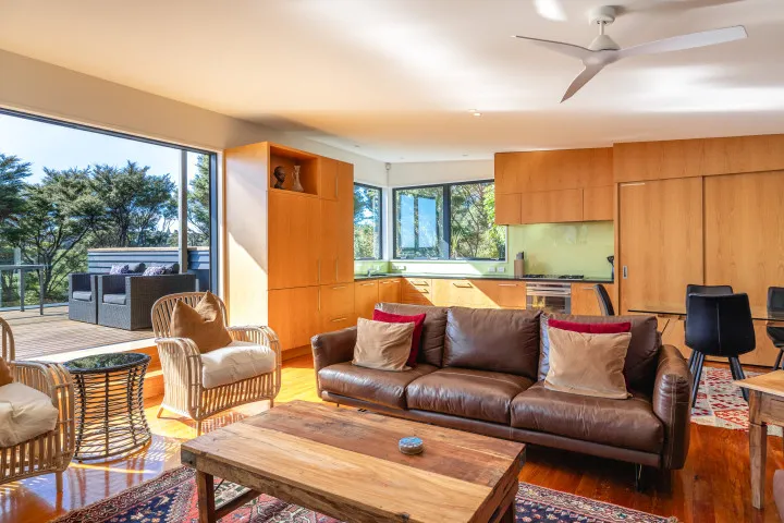 Hekerua Heights Morning coffee area in the lounge