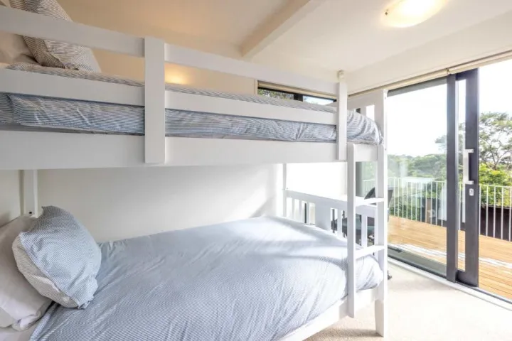Hekeura Height Bunk Room v2