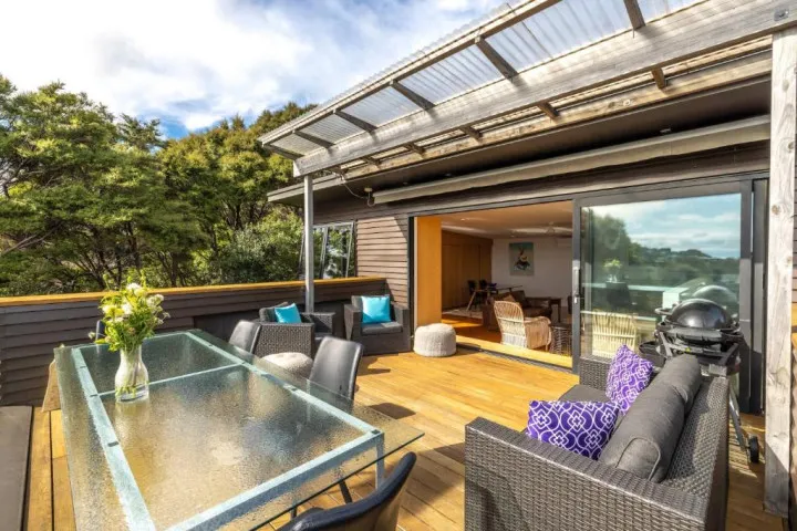 Hekeura Heights BBQs in the sun v2