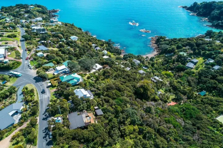 Hekeura Heights Birds eye to the ocean v2