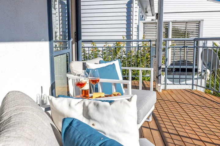 Hibiscus Hideaway Tasteful outdoor furniture