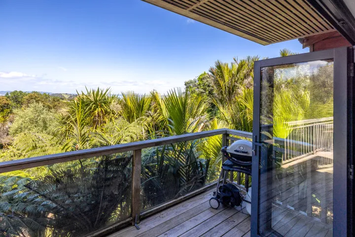 High View Waiheke Deck with BBQ Area