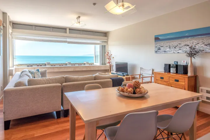 Horizon on The Beach at The Sands Dining area