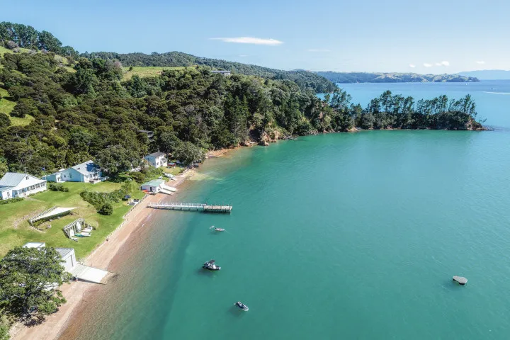 Jetty for all residents to use The Boat House at Arran Bay