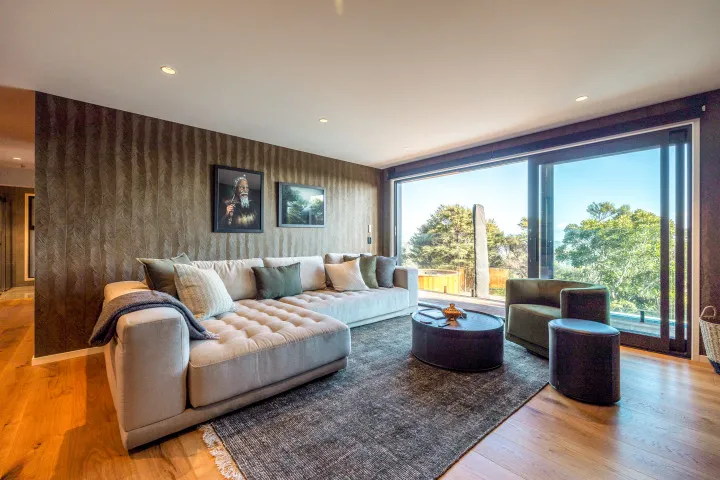 Kaitiaki Lodge Downstairs lounge area