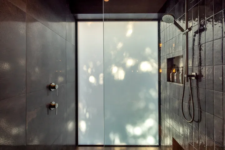 Kaitiaki Lodge Master ensuite shower