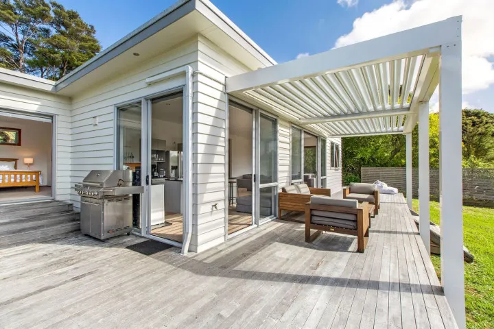 Karaka Sanctuary plus SPA pool