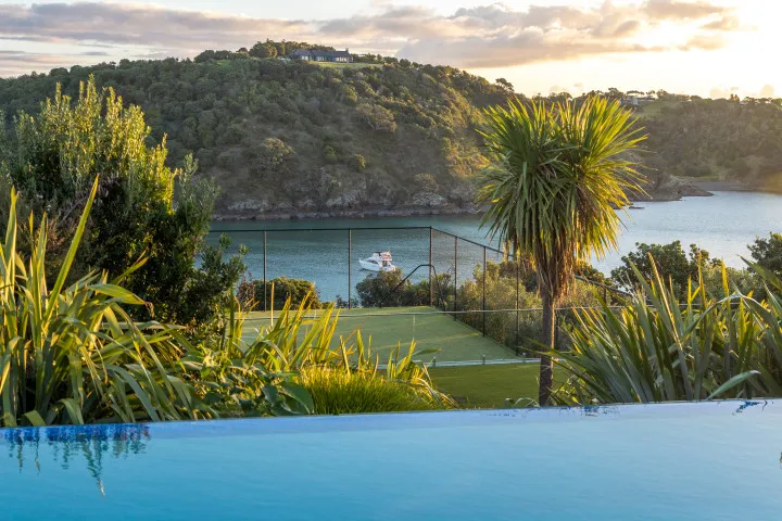 Korora Estate Amazing view of Owhanake at dusk