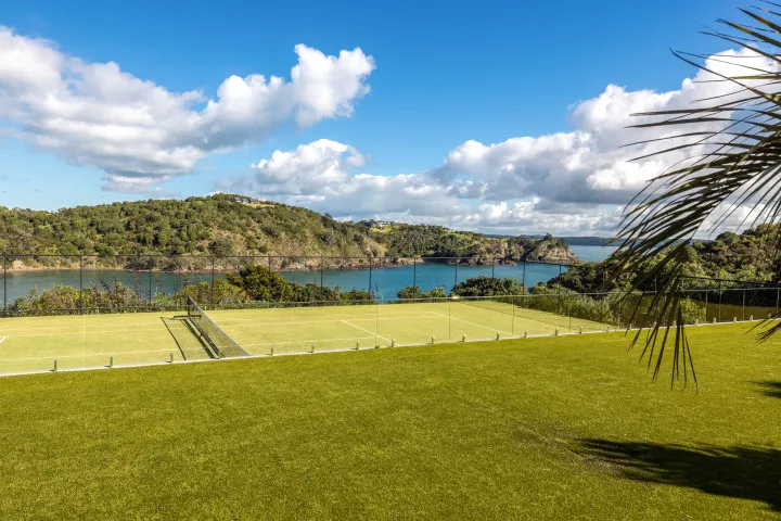 Korora Estate Event space and tennis court