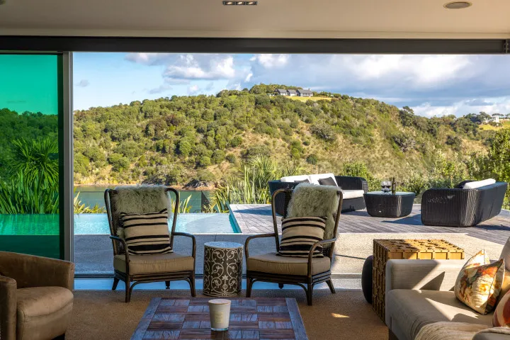 Korora Estate Lounge details