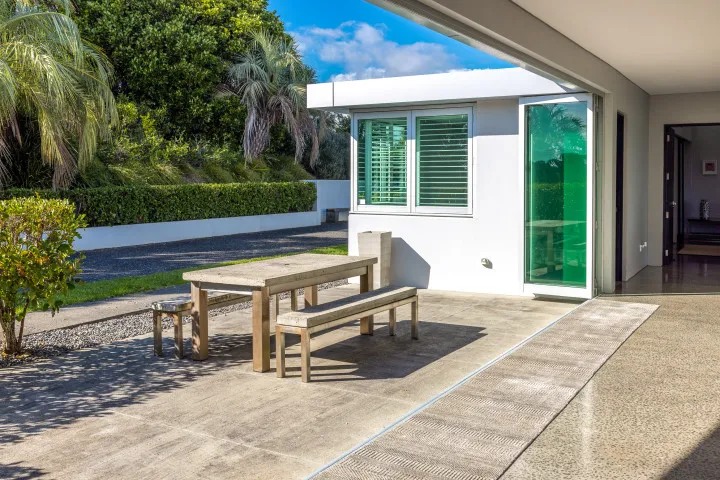 Korora Estate Main House Additional Seating and Table