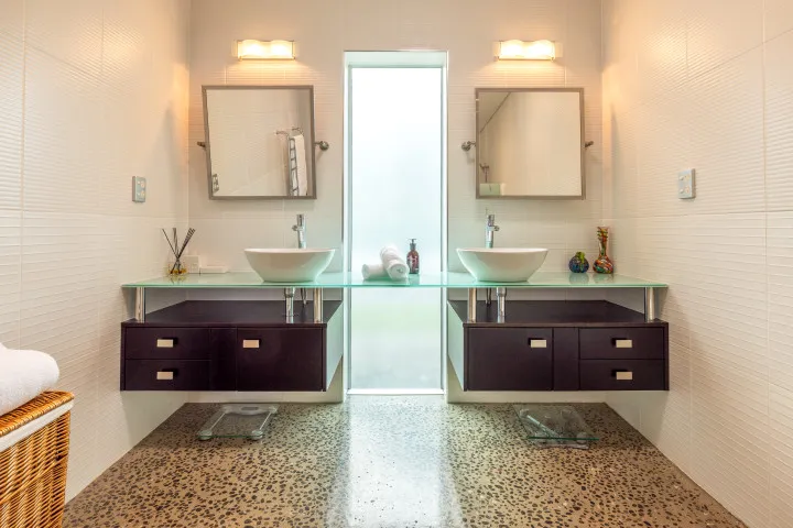 Korora Estate Main House Master Ensuite 1