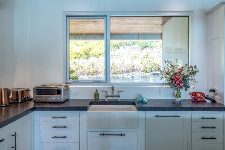 Kotare Estate Downstairs bar area