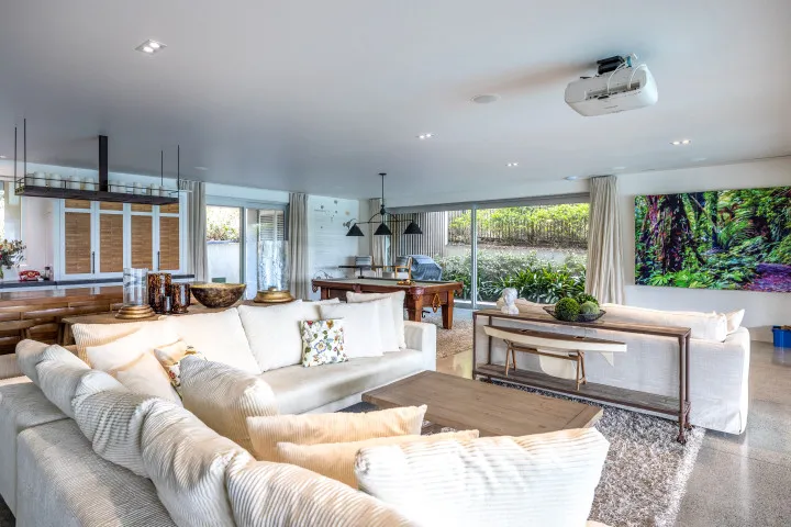 Kotare Estate Downstairs lounge area