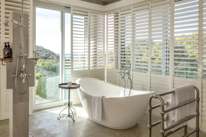 Kotare Estate Master Suite Bath with a view