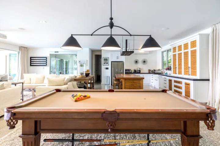 Kotare Estate Pool table