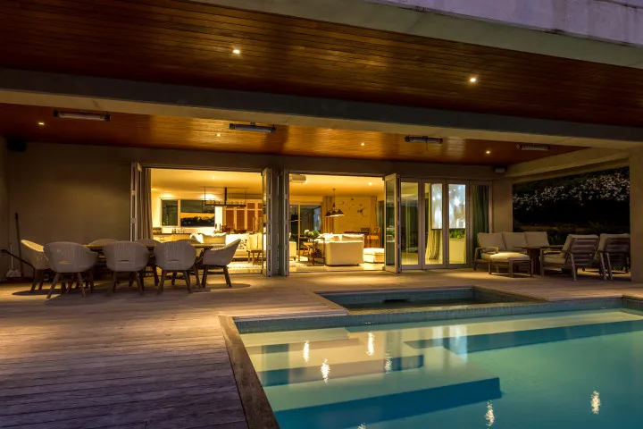 Kotare Estate Twilight Swimming pool