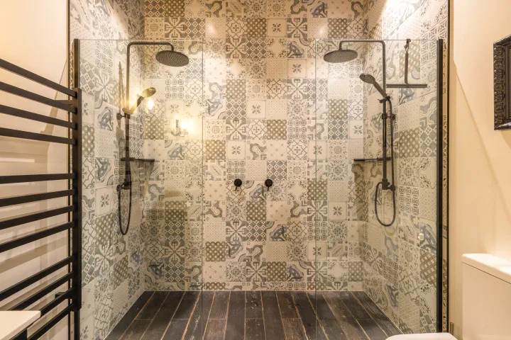 Kotuku Lodge Bedroom 2 Double Shower