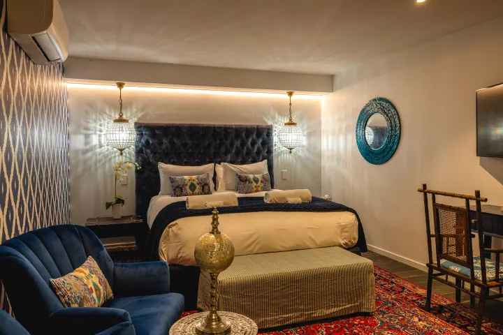 Kotuku Lodge Bedroom 6 Night