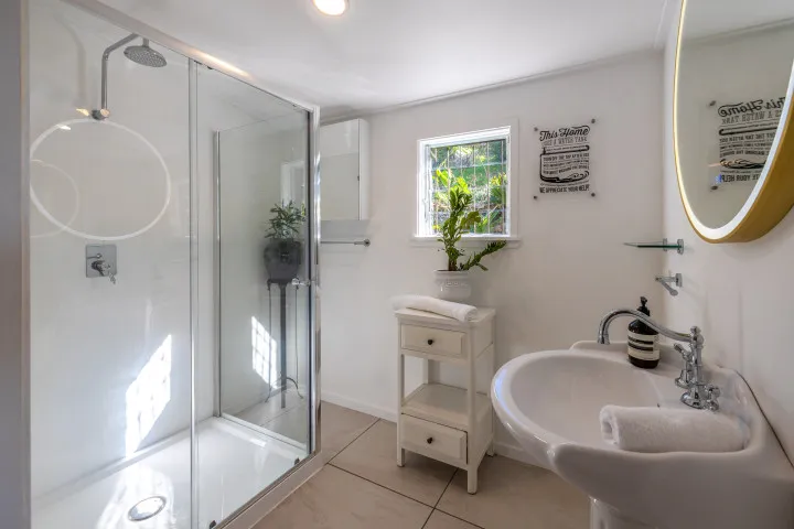 La Casa Al Mare Master Bathroom with Shower