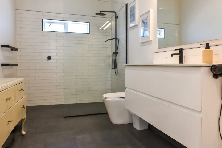 La Maison Soleil Waiheke Unlimited Family Bathroom