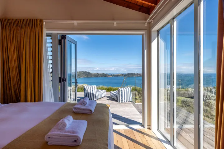 Luxury linens at Ocean Belle Onetangi v3