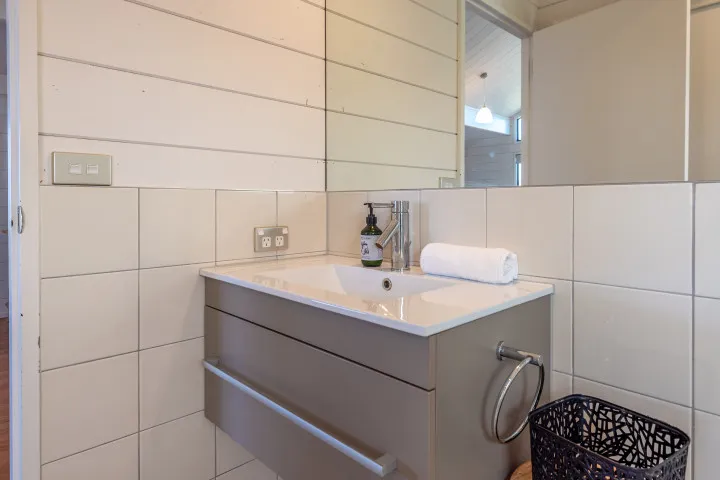 Matai Cottage Waiheke Accommodation Bathroom Vanity