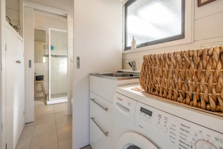 Matai Cottage Waiheke Accommodation Laundry area