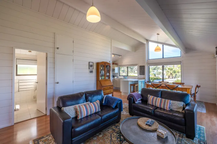 Matai Cottage Waiheke Accommodation Lounge Area 3