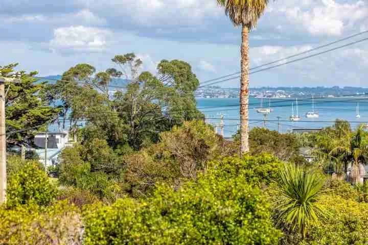 Matai Cottage Waiheke Accommodation Ocean Views