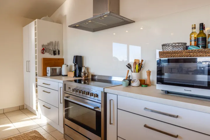 Miro Ridge Double oven with large hob and microwave